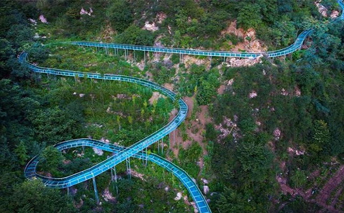 石家庄漫山花溪谷玻璃漂流